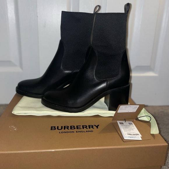 Burberry Lynton Bootie - Picture 2 of 5